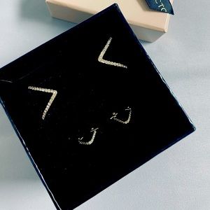 Victoria’s Secret Gold Earring & Bracelet Set